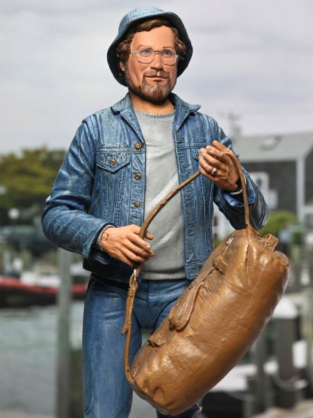 JAWS MATT HOOPER (AMITY ARRIVAL) ULTIMATE 50TH ANNIVERSARY 7″ SCALE ACTION FIGURE