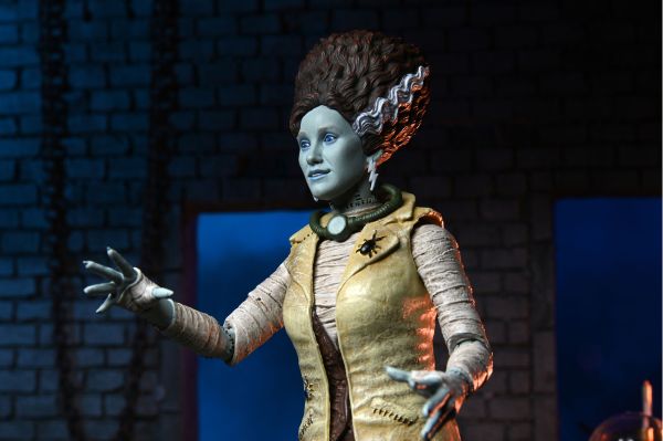 TMNT & UNIVERSAL MONSTERS APRIL AS BRIDE – 7″ ACTION FIGURE